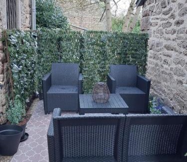 Langonnet Casa | The Corner Cottage