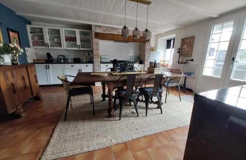 Langonnet Casa | The Corner Cottage