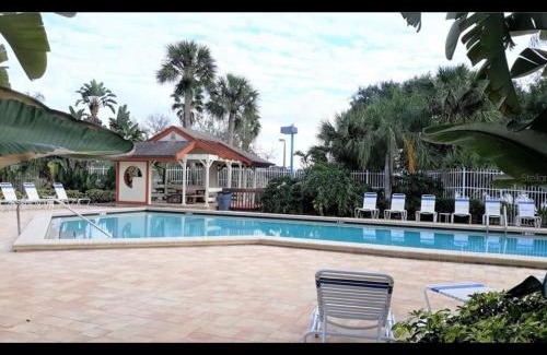 Lake St. George Casa | The Corner Cottage
