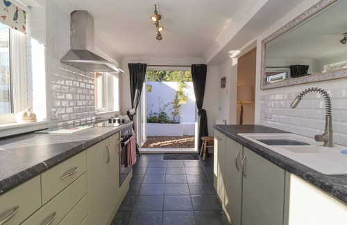 Ufford Cabaña | THE CORNER HOUSE, pet friendly, with a garden in Woodbridge