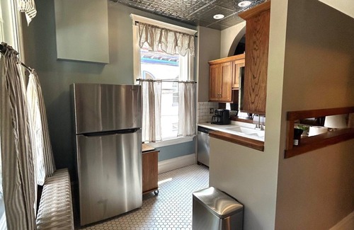 Freeman Apartamento | The Corner Sweets, A Spacious 6-bedroom apartment with WiFi, in lovely Bramwell