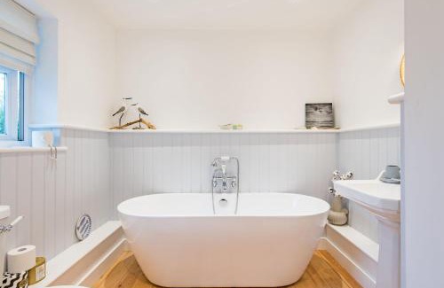 Icklesham Casa | The Cot by Bloom Stays