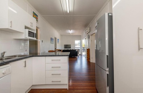Bargara Casa | The Cottage 16 Clarke Street Bargara