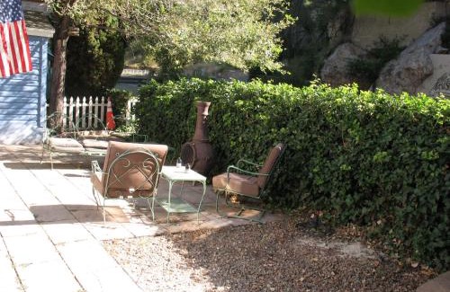 Bisbee Casa | The Cottage at Castle Rock