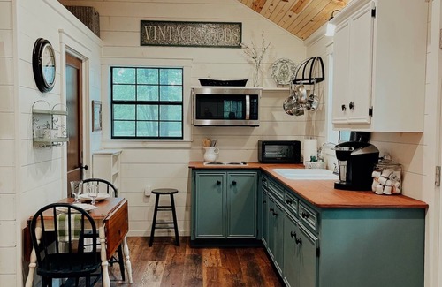 Whitehouse Cabaña | The Cottage at Dogwood Ridge.