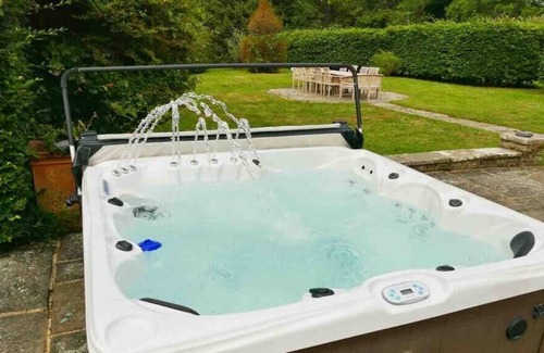 Upper Dicker Casa | The Cottage at Gildridge + Private Hot tub