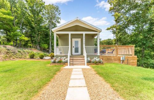 Siloam Springs Casa | The Cottage at Ironwood Retreats