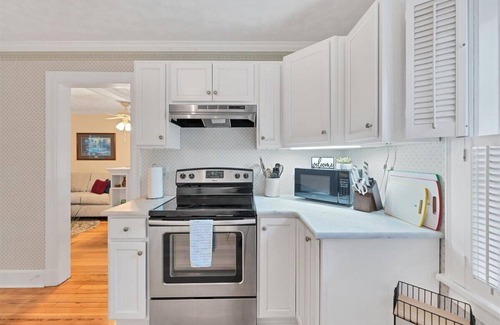 West Southern Pines Cabaña | The Cottage at Knollwood Manor