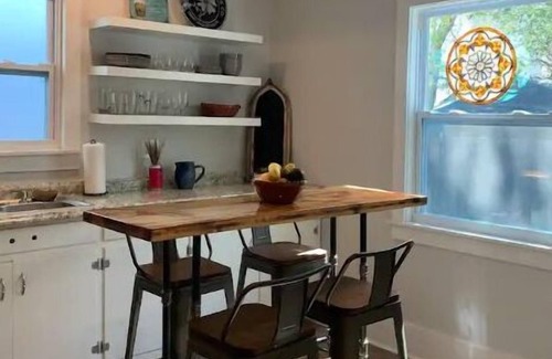 Lincolnville Cabaña | The Cottage at Kings Ferry Cottage - The Place to Be!
