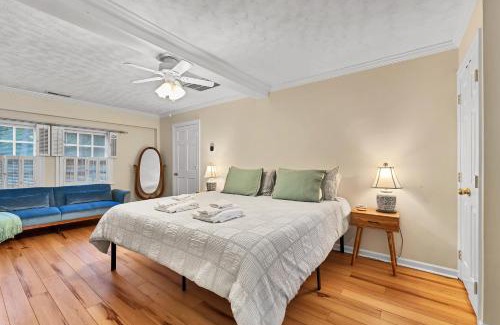 West Southern Pines Casa | The Cottage at Knollwood Manor
