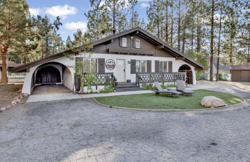 Big Bear Casa | The Cottage at Shay Meadows by Big Bear Vacations