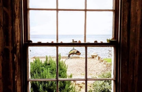 Burnmouth Cabaña | The Cottage By The Sea,Scotland. Cosy and Comfortable in a Spectacular Location!