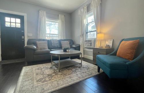 Martinez Park Casa | The Cottage! Chic Bungalow near Old Town Square!