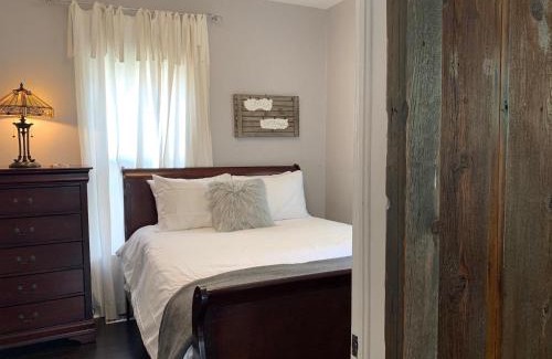 Martinez Park Casa | The Cottage! Chic Bungalow near Old Town Square!