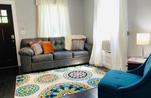 Martinez Park Casa | The Cottage! Chic Bungalow near Old Town Square!