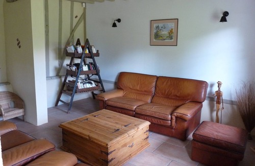 Saint-Leger-de-Rotes Casa | ---- La cabaña con techo de paja ---