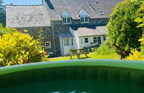 Llanvair Kilgeddin Casa | The Cottage