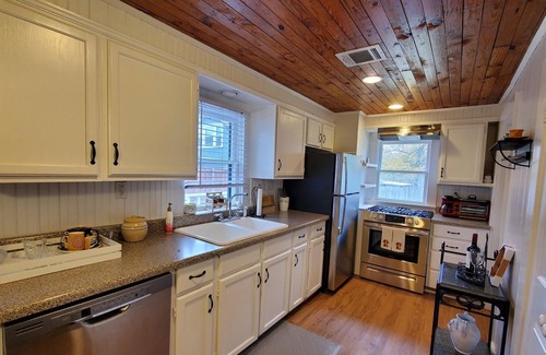 Georgetown Cabaña | The Cottage @ Georgetown Square. 5% weekly discount; 10% monthly discount.