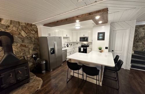Denver Cabaña | The Cottage in the Cove