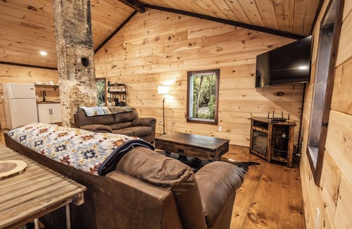 Joelton Casa | The Cottage @ Jones Farm Venue and Cabins