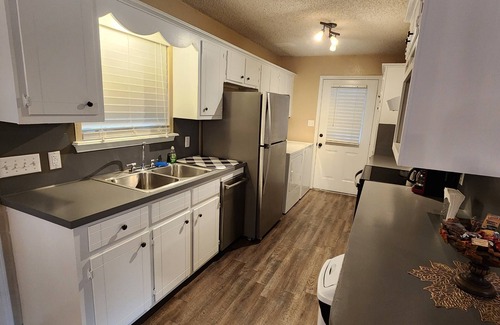 Ashdown Casa | The Cottage off Constitution