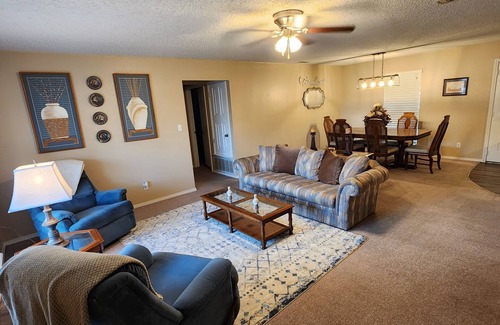 Ashdown Casa | The Cottage off Constitution