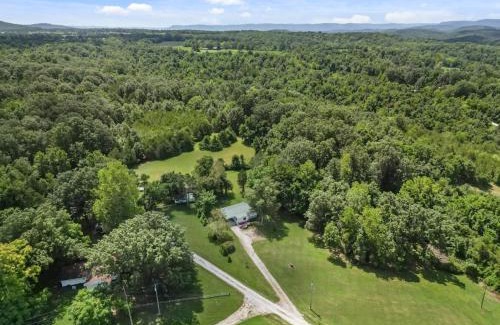 Harrison Casa | The Cottage on Abbey- Relaxing Summer Getaway in Harrison