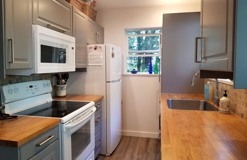 Point Roberts Casa | The Cottage on Claire