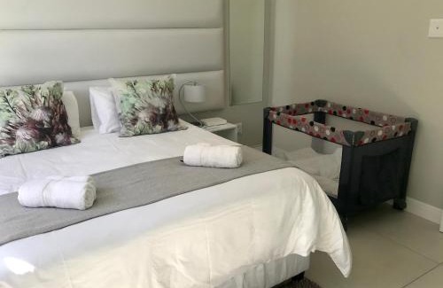 Umhlanga Apartamento | The Cottage on Cordia 2 Bedroom self catering 2km from Umhlanga beach