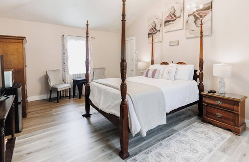 Middletown Cabaña | The Cottage- Private Room