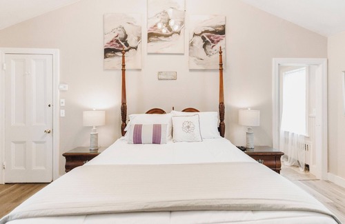 Middletown Cabaña | The Cottage- Private Room