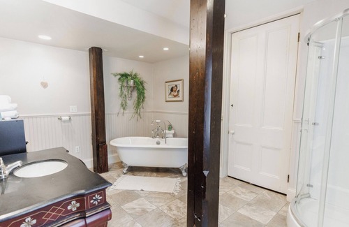 Middletown Cabaña | The Cottage- Private Room