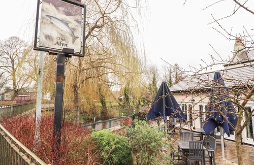 Cymau Cabaña | The Cottage @ The Coach House, ROSSETT