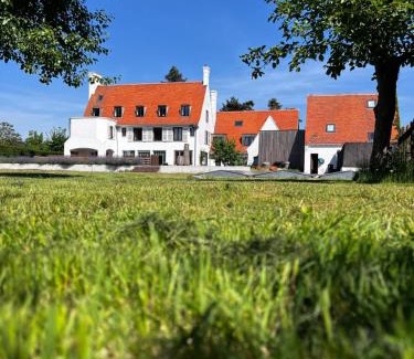 Deerlijk Cama Y Desayuno | The Cotton Suites B&B