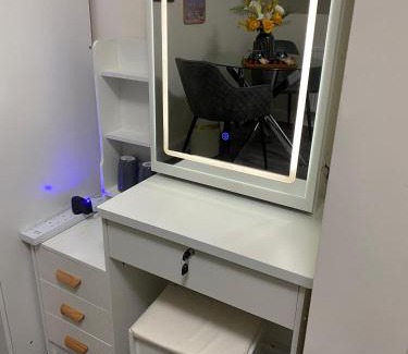 Tamworth Casa | The Cottontail - Modern Private Room With Breakfast - Tamworth