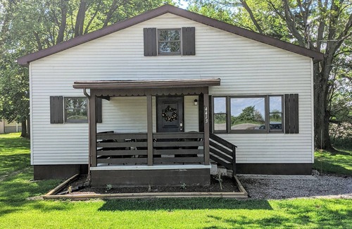 Sandusky Casa | The Country Cottage Your Funcoast Stay