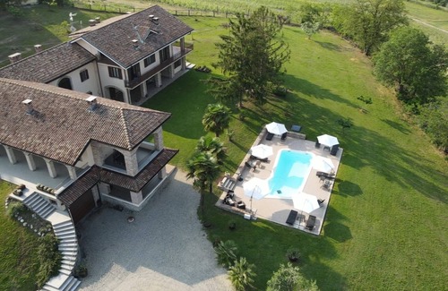 Calosso Casa | The Country House, breathtaking views of the vineyards