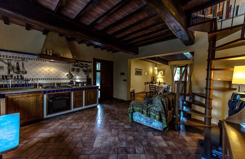Empoli Casa | La casa de campo en el medio de un pequeño valey verde