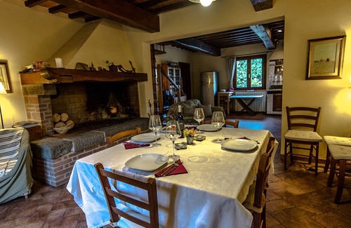 Empoli Casa | La casa de campo en el medio de un pequeño valey verde