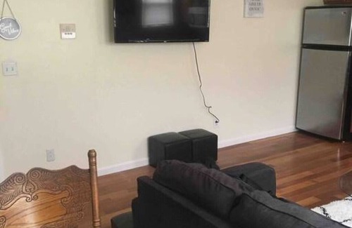 Niskayuna Apartamento | The couples home with free wifi