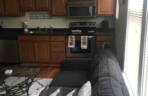 Niskayuna Apartamento | The couples home with free wifi