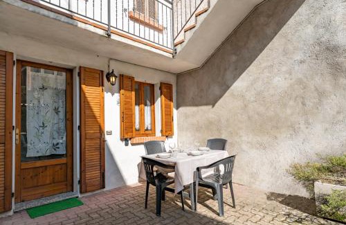 Barzio Apartamento | The Court of the moon