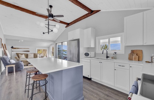 Prince Edward Casa | The Cove | Lake on the Mountain | 2 Bedrooms