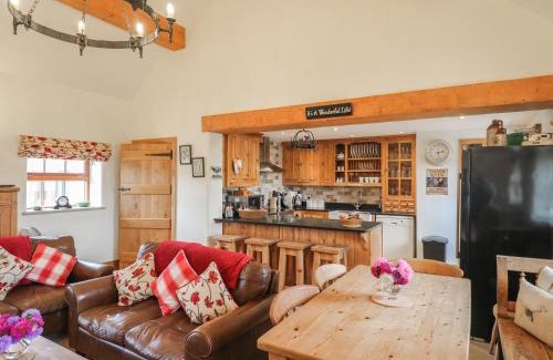 Alport Casa | The Cow Barn