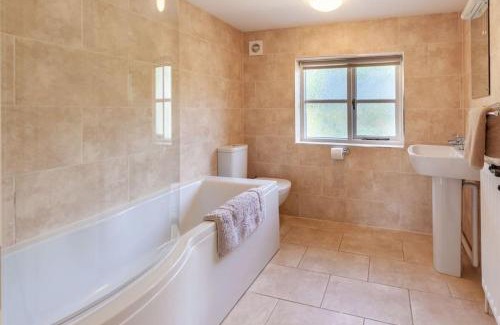 Banningham Casa | The Cow Barn - Norfolk Cottage Agency
