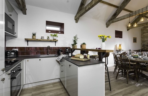 Dursley Cabaña | The Cow Byre - beautiful barn conversion in the South Cotswolds sleeping 6 guests