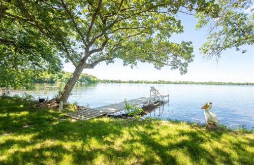 Alexandria Casa | The Cowdry Cottage - Pet-Friendly - Canoe - Bikes