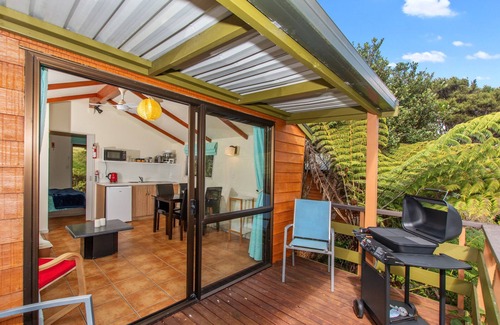 Okiato Cabaña | The Cowshed Wairoro Park - Russell Holiday Home