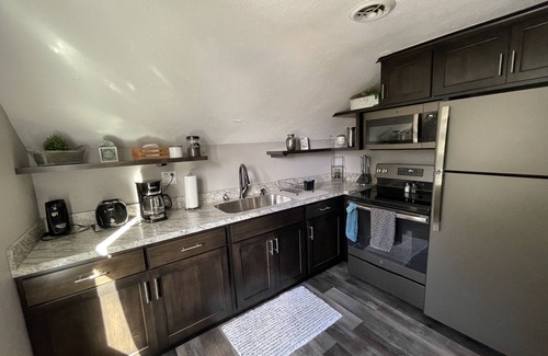Wooster Apartamento | The Coxon House Inn: 3rd floor apartment- The Writer’s Nook