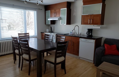 Chicoutimi Apartamento | The Cozy, 2 Bedroom, Downtown